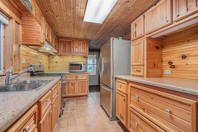 Builiding view eleven for 53027 Twin Lakes, Dowagiac, MI. 49047