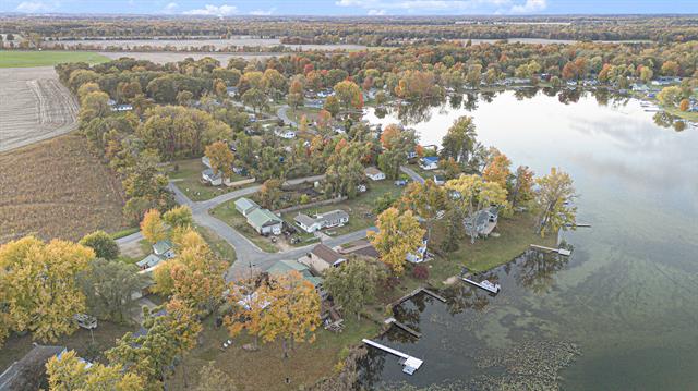 Builiding view twenty eight for 53027 Twin Lakes, Dowagiac, MI. 49047