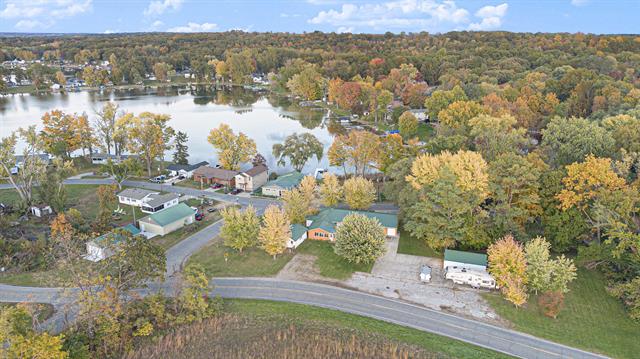 Builiding view twenty six for 53027 Twin Lakes, Dowagiac, MI. 49047