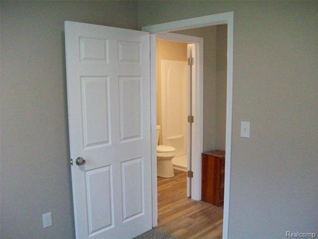 Builiding view ten for 3454 Eastdale, Flint, MI. 48506