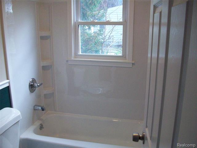 Builiding view twelve for 3454 Eastdale, Flint, MI. 48506