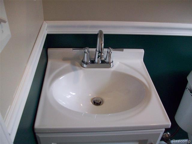 Builiding view twenty four for 3454 Eastdale, Flint, MI. 48506