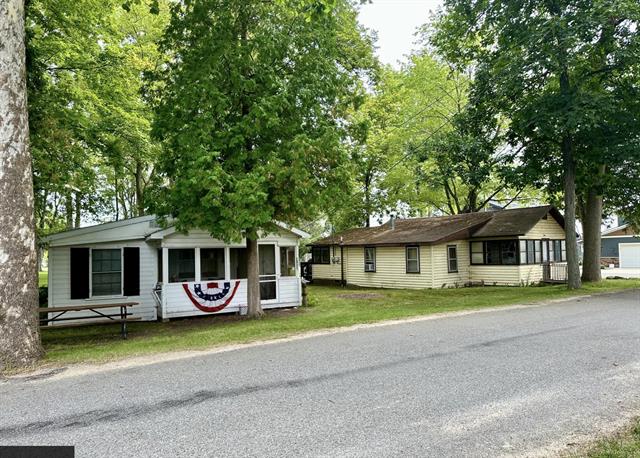 Builiding view four for 12940 Cleland, Wayland, MI. 49348