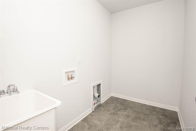 Builiding view seventeen for 53195 Woodland, New Baltimore, MI. 48047