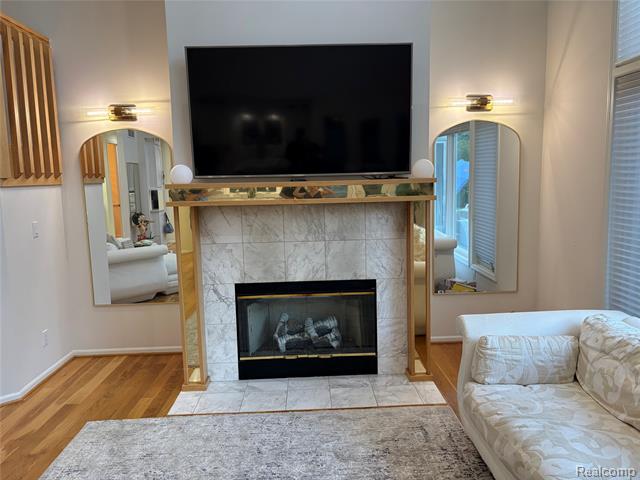 Builiding view forty for 3835 Ranya, Commerce Township, MI. 48382