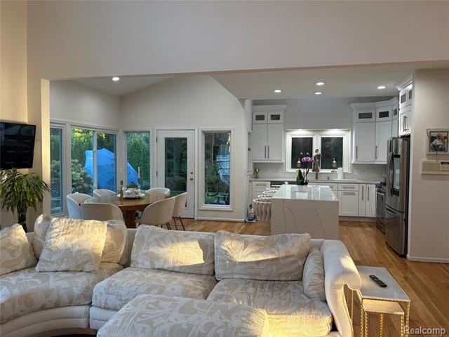 Builiding view ten for 3835 Ranya, Commerce Township, MI. 48382