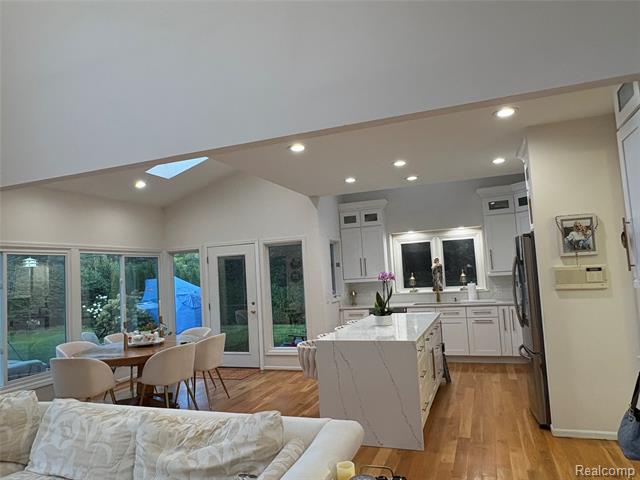 Builiding view twenty eight for 3835 Ranya, Commerce Township, MI. 48382