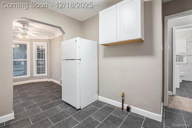 Builiding view thirteen for 12080 Heyden, Detroit, MI. 48228