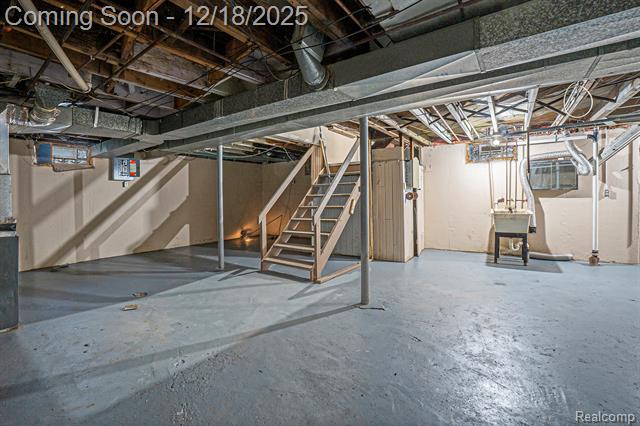 Builiding view thirty one for 12080 Heyden, Detroit, MI. 48228