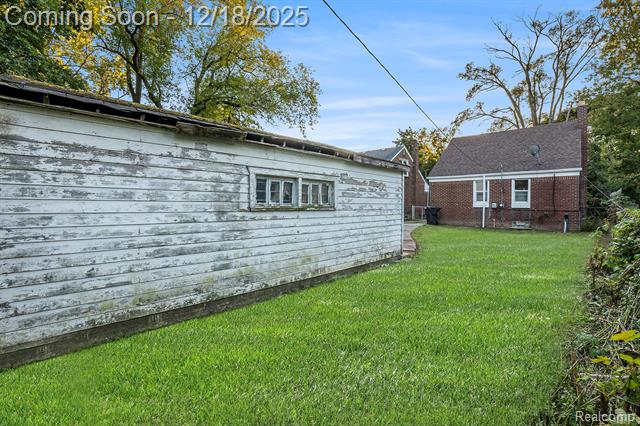 Builiding view thirty six for 12080 Heyden, Detroit, MI. 48228