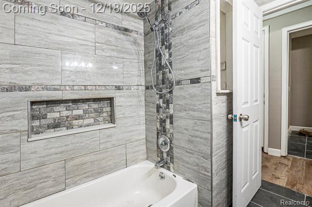 Builiding view twenty three for 12080 Heyden, Detroit, MI. 48228