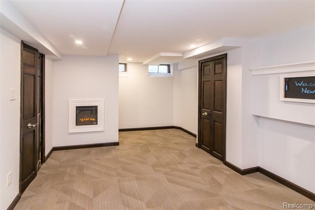 Builiding view forty two for 17145 Fairfield, Detroit, MI. 48221