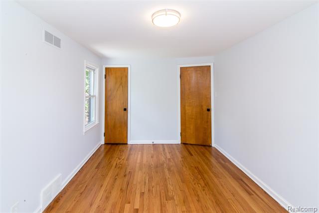 Builiding view thirty five for 17145 Fairfield, Detroit, MI. 48221
