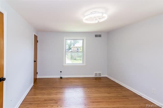 Builiding view thirty six for 17145 Fairfield, Detroit, MI. 48221