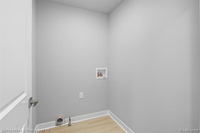 Builiding view eight for 100 Parsons Lane, Saline, MI. 48176