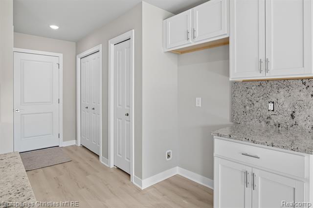 Builiding view seven for 100 Parsons Lane, Saline, MI. 48176