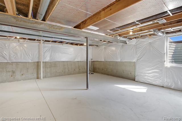 Builiding view twenty for 100 Parsons Lane, Saline, MI. 48176