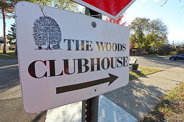 Builiding view fifteen for 18230 University Park, Livonia, MI. 48152