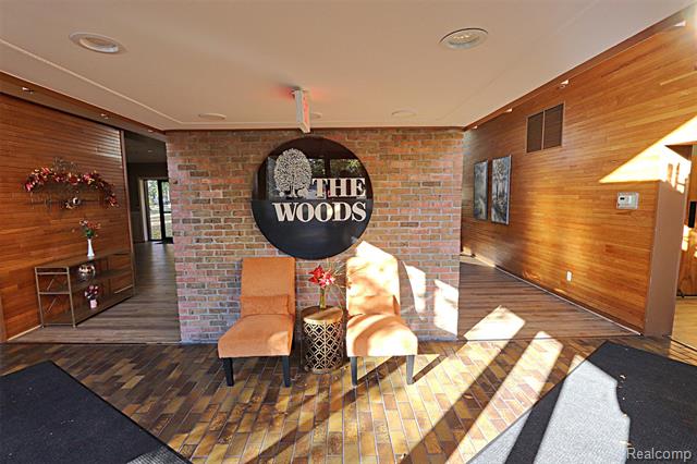 Builiding view seventeen for 18230 University Park, Livonia, MI. 48152