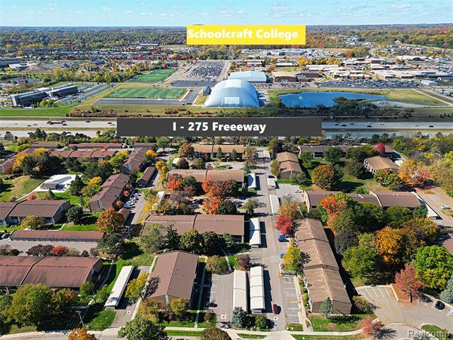 Builiding view thirty one for 18230 University Park, Livonia, MI. 48152