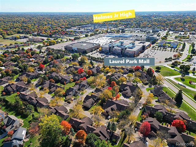 Builiding view thirty for 18230 University Park, Livonia, MI. 48152