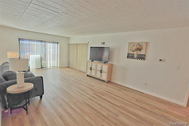 Builiding view three for 18230 University Park, Livonia, MI. 48152