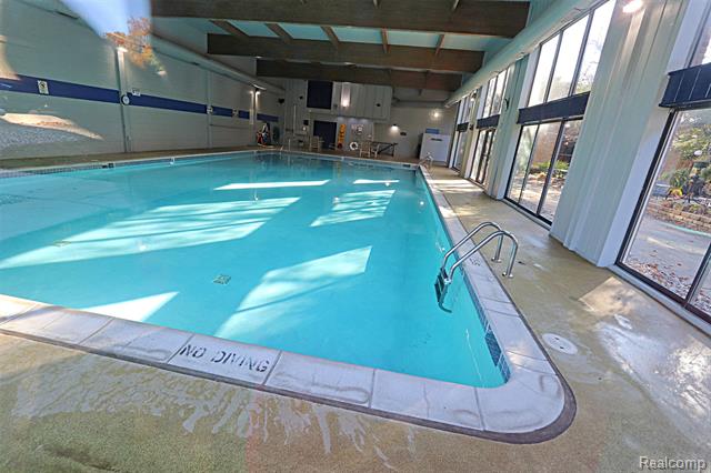 Builiding view twenty three for 18230 University Park, Livonia, MI. 48152