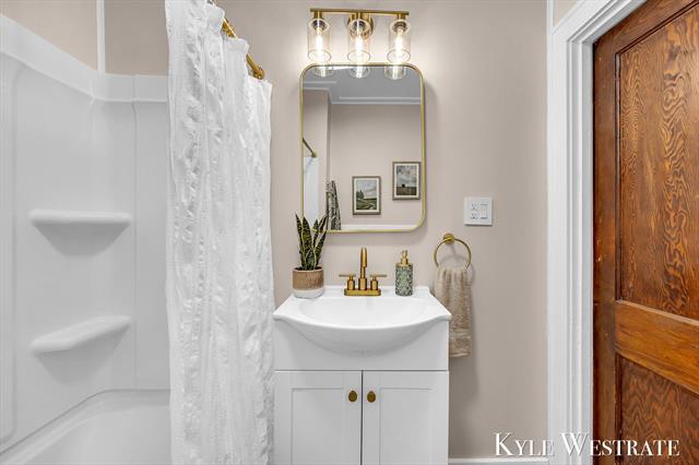 Builiding view eighteen for 1200 Fisk, Grand Rapids, MI. 49506