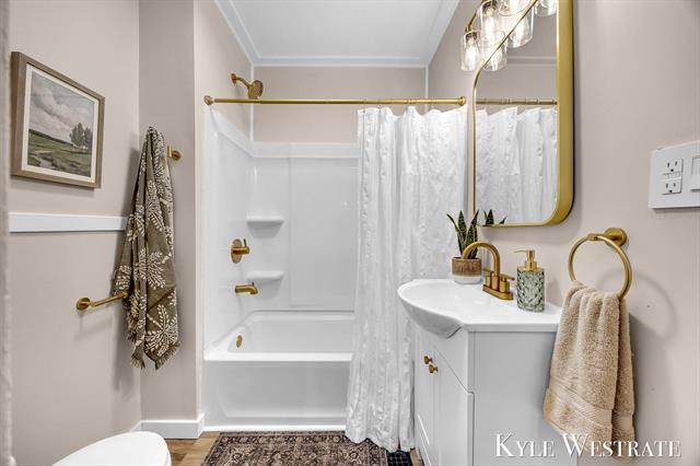 Builiding view seventeen for 1200 Fisk, Grand Rapids, MI. 49506