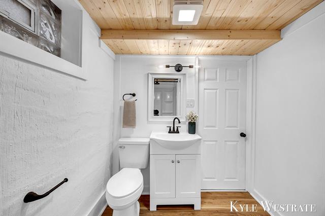 Builiding view twenty five for 1200 Fisk, Grand Rapids, MI. 49506