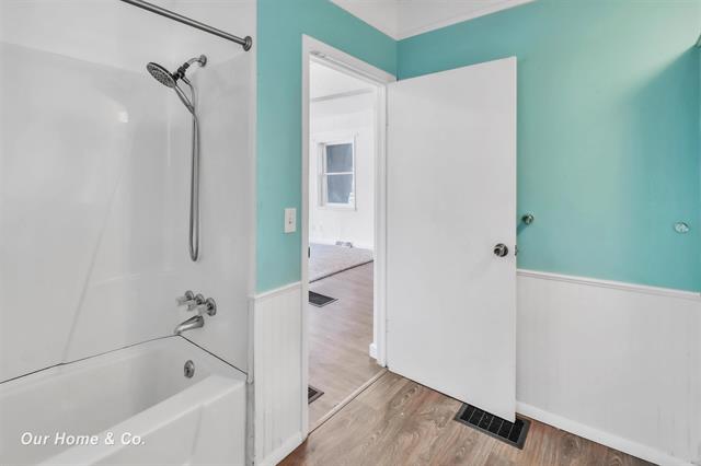 Builiding view eight for 1700 Marquette, Saginaw, MI. 48602