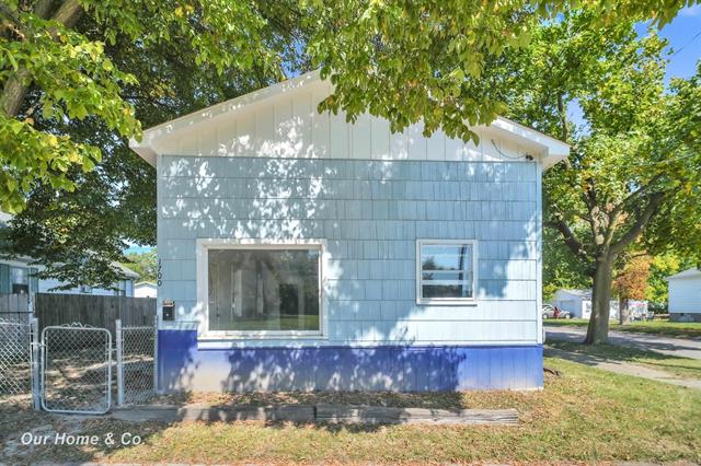 front view for 1700 Marquette Street, Saginaw, Mi. 48602