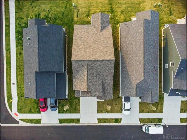 Builiding view forty for 27633 Mary Jane Lane E, New Baltimore, MI. 48047