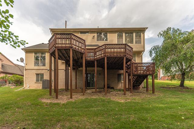 Builiding view one for 4663 Rosewood, West Bloomfield, MI. 48323