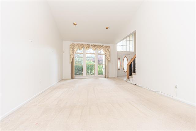 Builiding view seventeen for 4663 Rosewood, West Bloomfield, MI. 48323