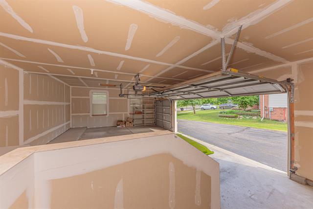 Builiding view sixty four for 4663 Rosewood, West Bloomfield, MI. 48323
