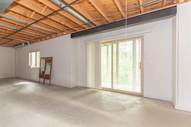Builiding view sixty one for 4663 Rosewood, West Bloomfield, MI. 48323