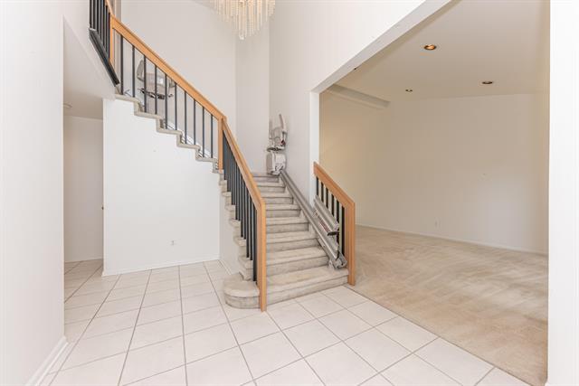 Builiding view ten for 4663 Rosewood, West Bloomfield, MI. 48323