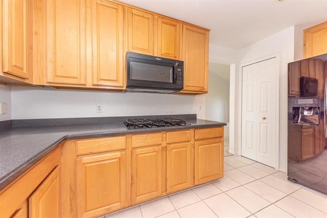 Builiding view twenty four for 4663 Rosewood, West Bloomfield, MI. 48323