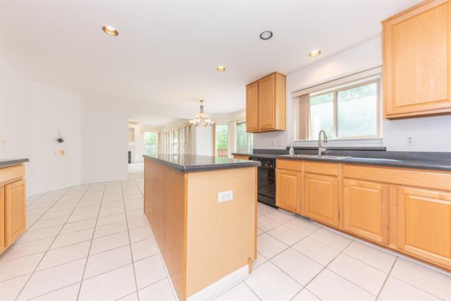 Builiding view twenty one for 4663 Rosewood, West Bloomfield, MI. 48323