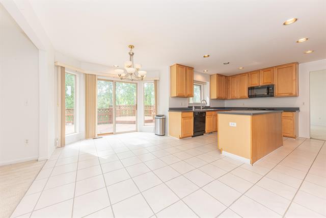 Builiding view twenty seven for 4663 Rosewood, West Bloomfield, MI. 48323