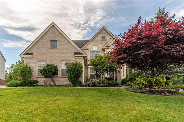 front view for 4663 Rosewood Ln, West Bloomfield, Mi. 48323