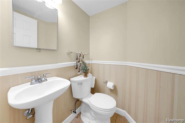 Builiding view thirteen for 44167 Providence, Clinton Township, MI. 48038