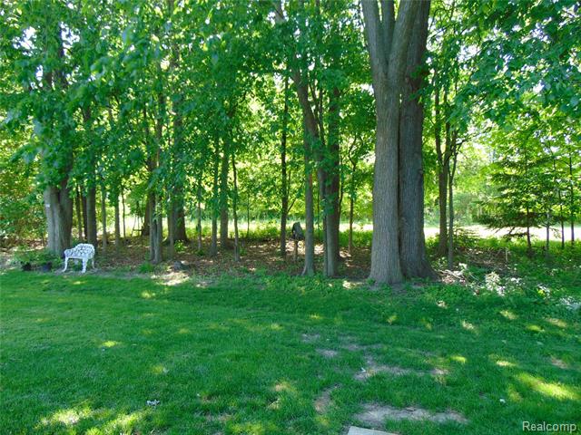 Builiding view two for 44167 Providence, Clinton Township, MI. 48038