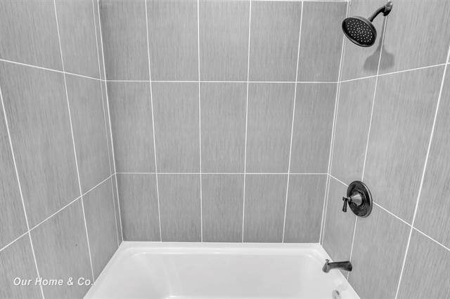 Builiding view forty one for 2502 Lee, Bay City, MI. 48708