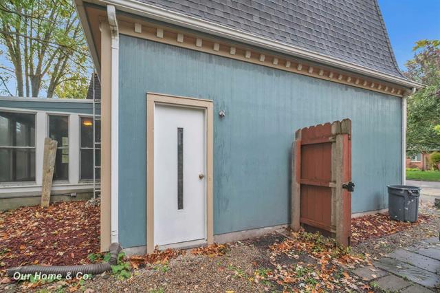 Builiding view six for 2502 Lee, Bay City, MI. 48708