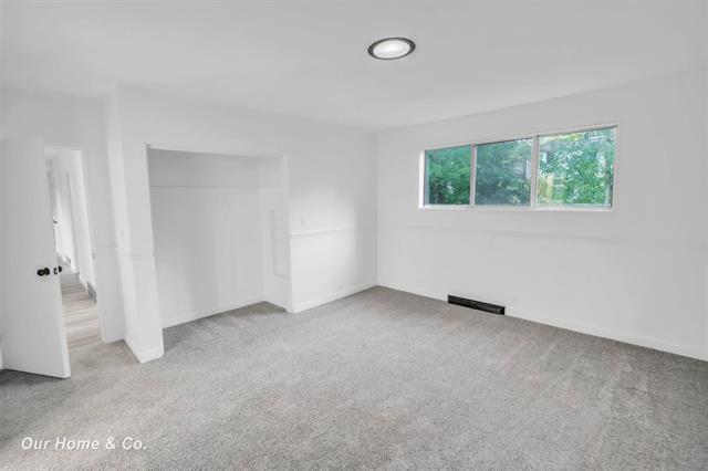 Builiding view thirty for 2502 Lee, Bay City, MI. 48708