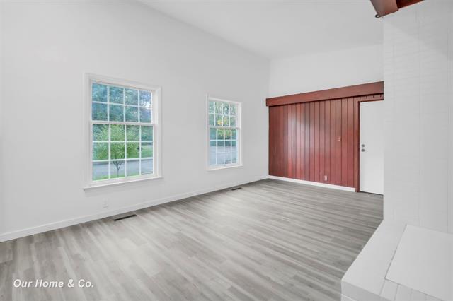 Builiding view twenty four for 2502 Lee, Bay City, MI. 48708