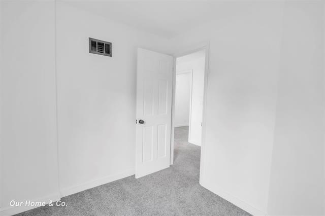 Builiding view twenty nine for 2502 Lee, Bay City, MI. 48708