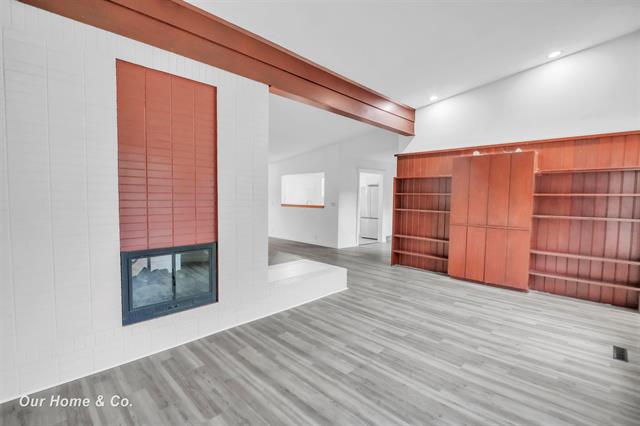 Builiding view twenty one for 2502 Lee, Bay City, MI. 48708